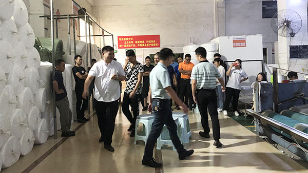 智成纖維8周年廠慶運(yùn)動(dòng)會(huì)初賽緊張進(jìn)行中