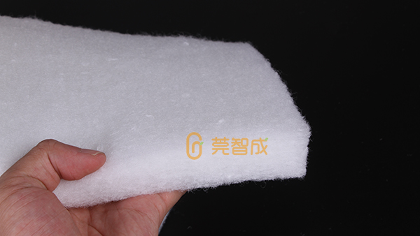 塑造良好的睡眠環境，選擇軟硬適中的床墊硬質棉