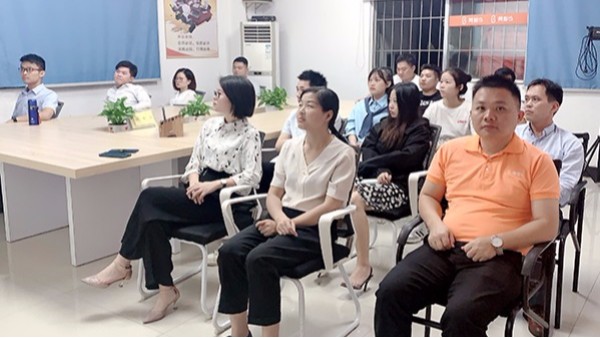 趁年輕多讀書(shū)-智成纖維第165期讀書(shū)會(huì)