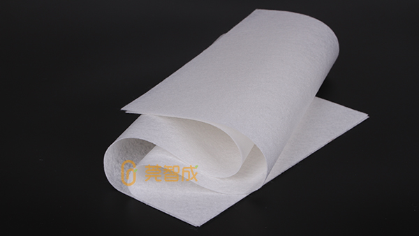 具有布的外觀的熱壓針刺棉有什么性能特點？