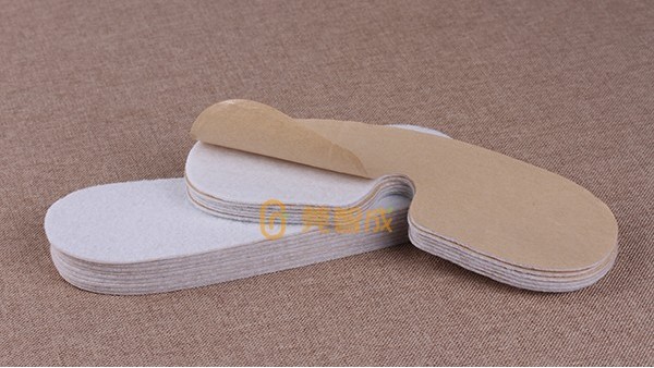 背膠無(wú)紡布與刷膠無(wú)紡布有什么區(qū)別？